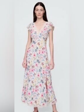 Gap: Lace-Trim V-Neck Crepe Maxi Dress